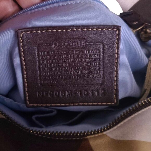 Vintage COACH Hamptons Bag in Scarf Print and matching Wristlet Set - Picture 13 of 15